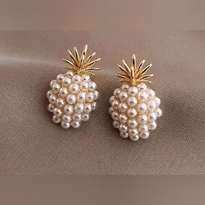Fashion Jewelry Gold and Cream Pearl Cluster Earrings